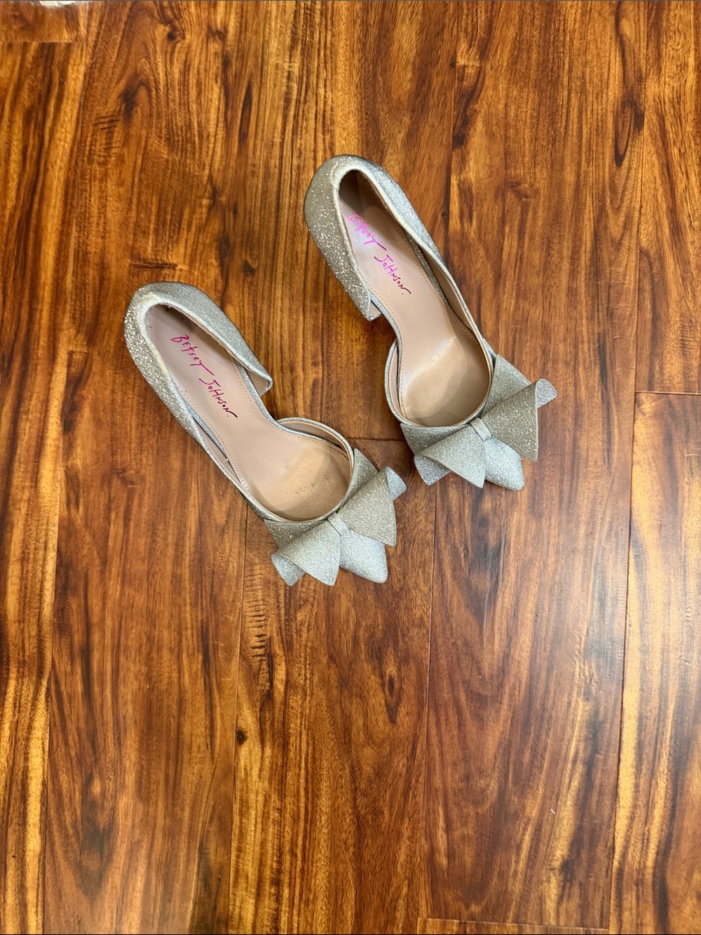 Betsey Johnson Gold Glitter Bow Pointed Heels